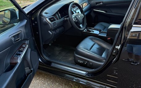 Toyota Camry, 2016 год, 1 990 000 рублей, 6 фотография