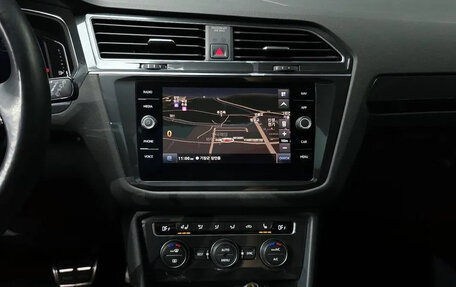 Volkswagen Tiguan II, 2020 год, 2 430 000 рублей, 16 фотография