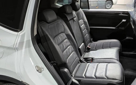 Volkswagen Tiguan II, 2020 год, 2 430 000 рублей, 12 фотография