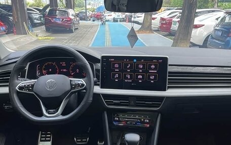 Volkswagen Tiguan II, 2022 год, 2 350 333 рублей, 9 фотография