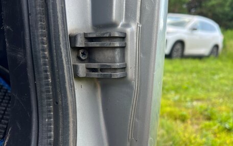 Nissan Wingroad III, 2002 год, 350 000 рублей, 14 фотография