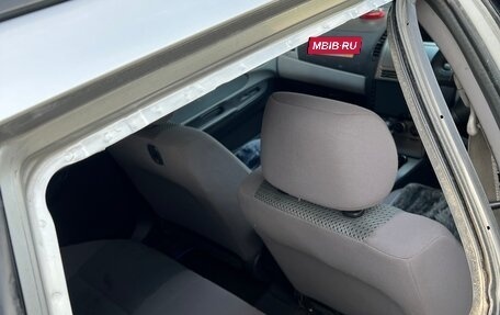 Nissan Wingroad III, 2002 год, 350 000 рублей, 28 фотография