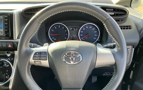 Toyota Wish II, 2017 год, 1 050 000 рублей, 11 фотография