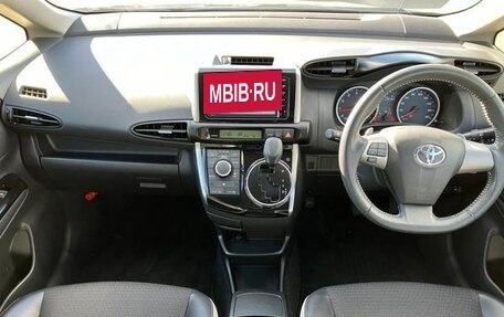 Toyota Wish II, 2017 год, 1 050 000 рублей, 9 фотография