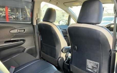 Toyota Wish II, 2017 год, 1 050 000 рублей, 14 фотография