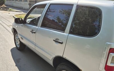 Chevrolet Niva I рестайлинг, 2004 год, 280 000 рублей, 1 фотография