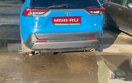 Toyota RAV4, 2020 год, 3 600 000 рублей, 2 фотография