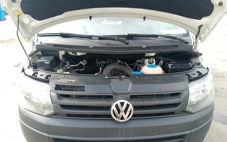 Volkswagen Caravelle T5, 2014 год, 1 860 000 рублей, 3 фотография