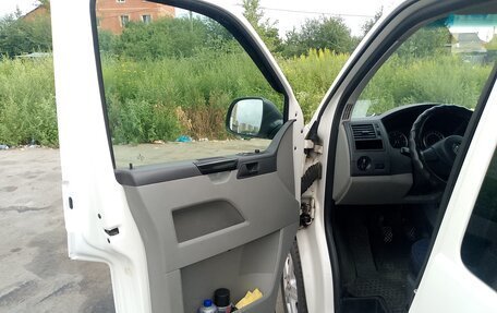 Volkswagen Caravelle T5, 2014 год, 1 860 000 рублей, 6 фотография