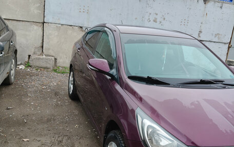 Hyundai Solaris II рестайлинг, 2012 год, 740 000 рублей, 5 фотография