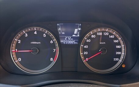 Hyundai Solaris II рестайлинг, 2011 год, 700 000 рублей, 9 фотография