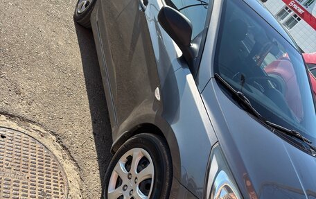 Hyundai Solaris II рестайлинг, 2011 год, 700 000 рублей, 11 фотография