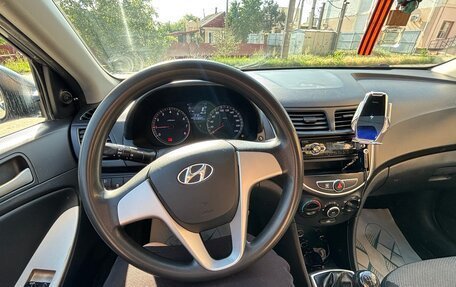 Hyundai Solaris II рестайлинг, 2011 год, 700 000 рублей, 8 фотография