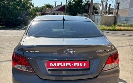 Hyundai Solaris II рестайлинг, 2011 год, 700 000 рублей, 5 фотография