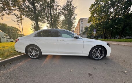 Mercedes-Benz E-Класс, 2019 год, 3 800 000 рублей, 3 фотография