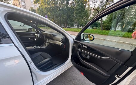 Mercedes-Benz E-Класс, 2019 год, 3 800 000 рублей, 9 фотография