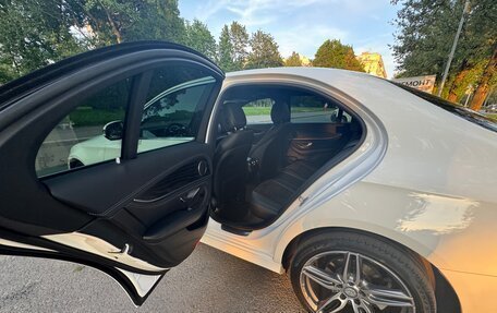 Mercedes-Benz E-Класс, 2019 год, 3 800 000 рублей, 10 фотография