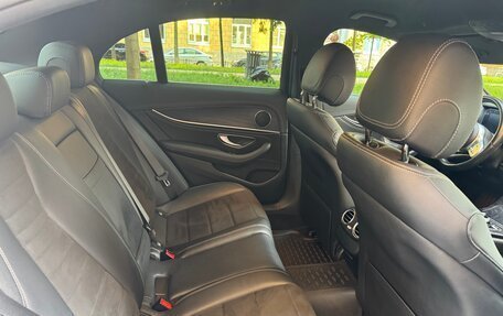 Mercedes-Benz E-Класс, 2019 год, 3 800 000 рублей, 11 фотография