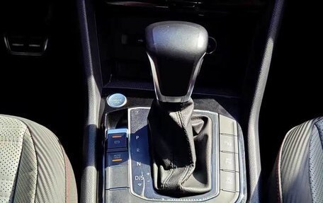 Volkswagen Tiguan II, 2022 год, 1 900 090 рублей, 10 фотография