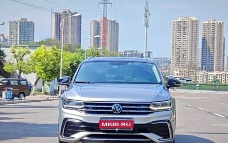 Volkswagen Tiguan II, 2022 год, 1 900 090 рублей, 3 фотография