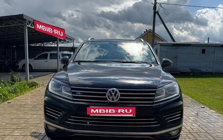 Volkswagen Touareg III, 2017 год, 2 500 000 рублей, 2 фотография