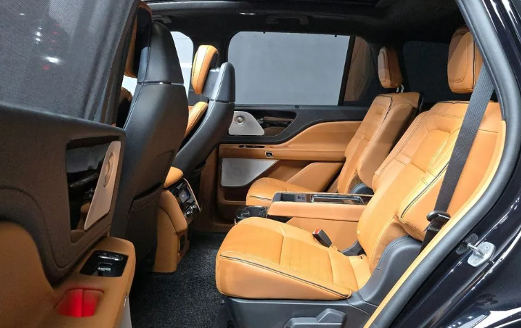 Lincoln Aviator II, 2024 год, 9 570 000 рублей, 10 фотография