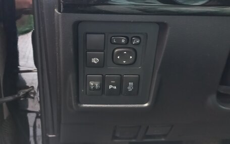 Toyota Land Cruiser Prado 150 рестайлинг 2, 2018 год, 4 995 000 рублей, 13 фотография