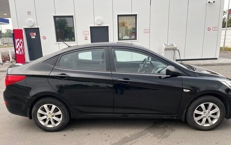 Hyundai Solaris II рестайлинг, 2012 год, 820 000 рублей, 4 фотография