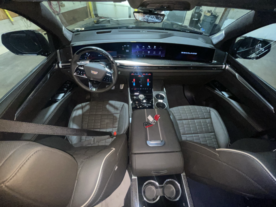 Cadillac Escalade V, 2025 год, 33 000 000 рублей, 14 фотография