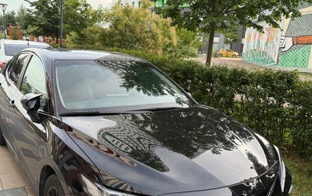 Toyota Camry, 2021 год, 2 650 000 рублей, 3 фотография