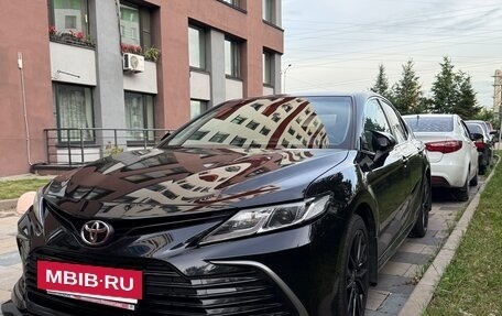 Toyota Camry, 2021 год, 2 650 000 рублей, 2 фотография