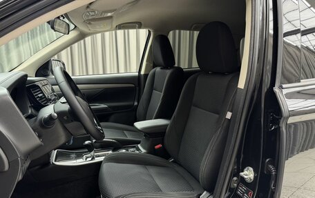 Mitsubishi Outlander III рестайлинг 3, 2018 год, 2 190 000 рублей, 10 фотография