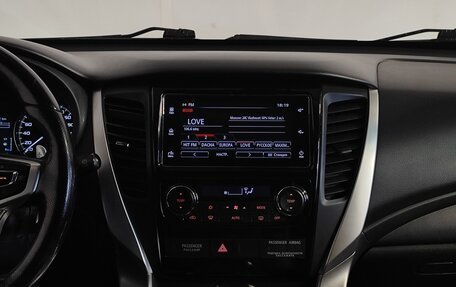 Mitsubishi Pajero Sport III рестайлинг, 2017 год, 2 549 000 рублей, 8 фотография