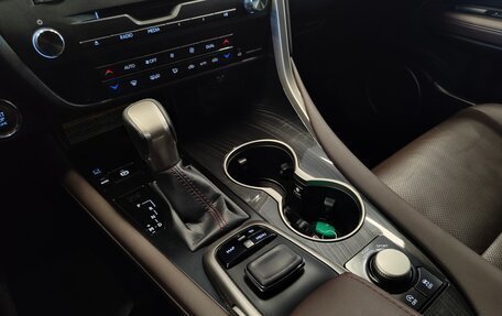 Lexus RX IV рестайлинг, 2018 год, 4 350 000 рублей, 16 фотография