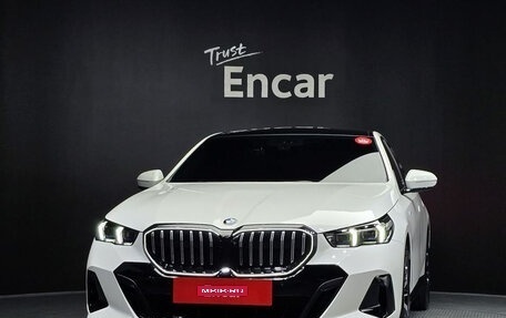 BMW 5 серия, 2024 год, 6 510 000 рублей, 2 фотография