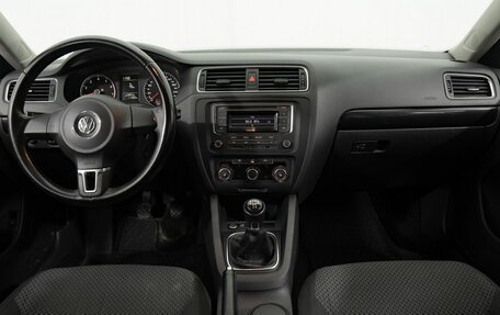 Volkswagen Jetta VI, 2013 год, 780 000 рублей, 24 фотография