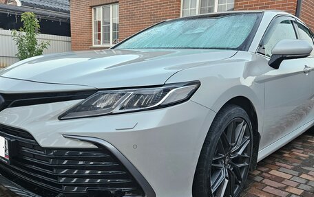 Toyota Camry, 2021 год, 3 290 000 рублей, 1 фотография