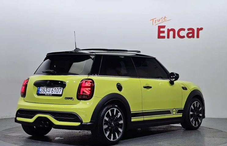 MINI Cooper S, 2022 год, 3 090 000 рублей, 2 фотография