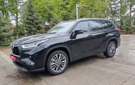 Toyota Highlander, 2022 год, 2 942 000 рублей, 1 фотография