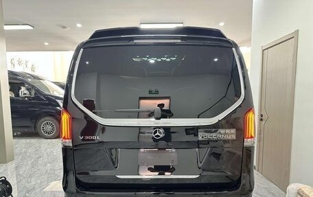 Mercedes-Benz V-Класс, 2024 год, 9 957 500 рублей, 3 фотография