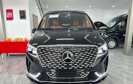 Mercedes-Benz V-Класс, 2024 год, 9 957 500 рублей, 2 фотография
