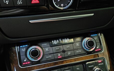 Audi A8, 2015 год, 1 870 000 рублей, 8 фотография