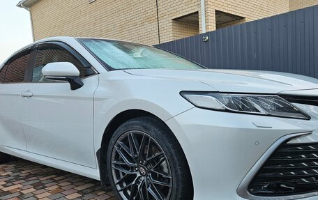 Toyota Camry, 2021 год, 3 290 000 рублей, 7 фотография
