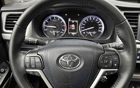Toyota Highlander III, 2021 год, 1 966 300 рублей, 9 фотография
