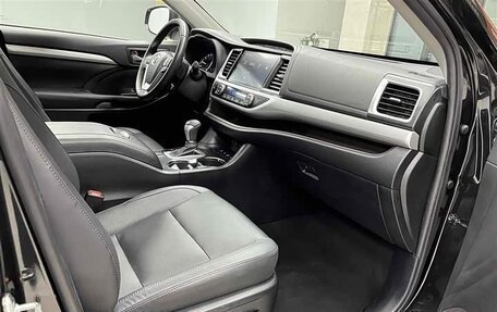 Toyota Highlander III, 2021 год, 1 966 300 рублей, 16 фотография