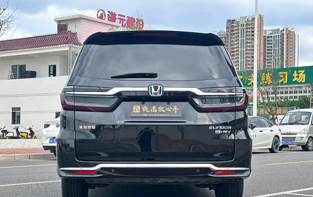 Honda Elysion, 2022 год, 3 000 000 рублей, 5 фотография