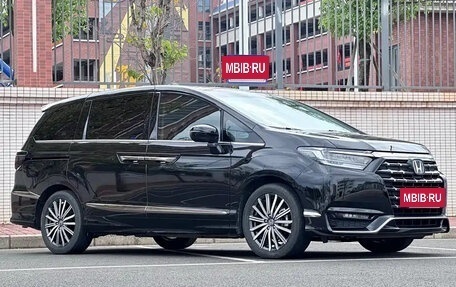Honda Elysion, 2022 год, 3 000 000 рублей, 3 фотография
