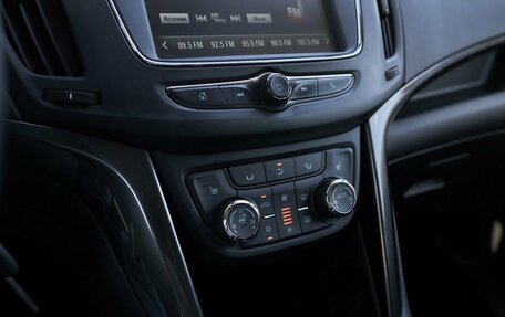 Opel Zafira C рестайлинг, 2018 год, 9 фотография