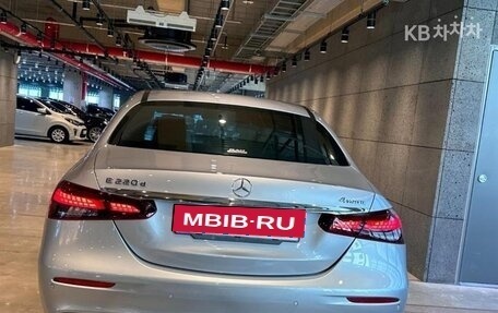 Mercedes-Benz E-Класс, 2020 год, 3 600 000 рублей, 5 фотография