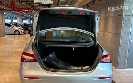 Mercedes-Benz E-Класс, 2020 год, 3 600 000 рублей, 19 фотография